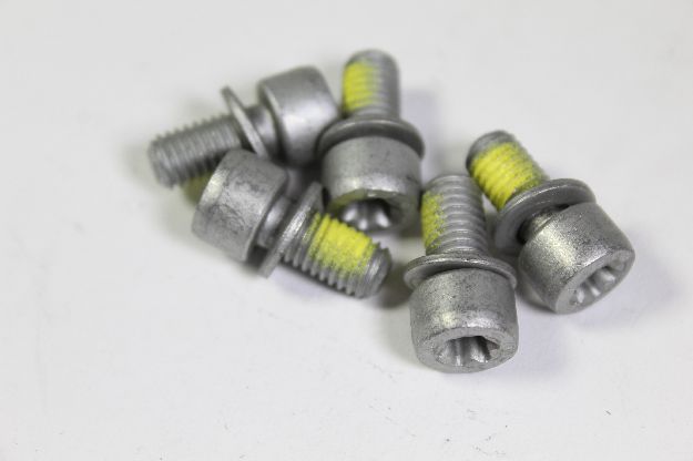 Afbeeldingen van BOUT MET RING