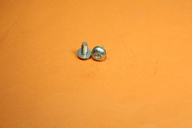 Afbeeldingen van BOUT MET RING