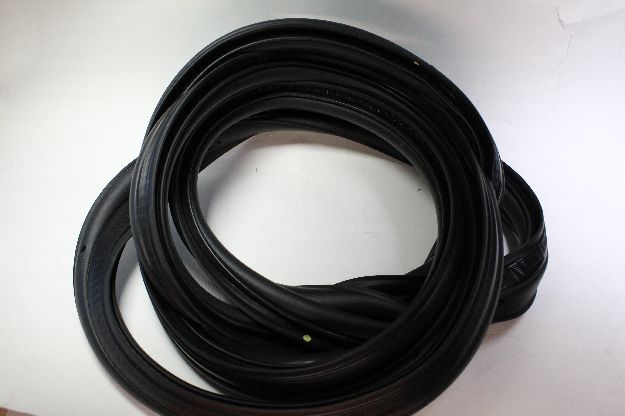 Afbeeldingen van ALFA MITO, ACHTERKLEPRUBBER ORIGINEEL