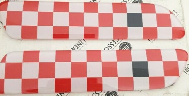 Afbeeldingen van set BADGES 500 ROOD/WIT VLAG