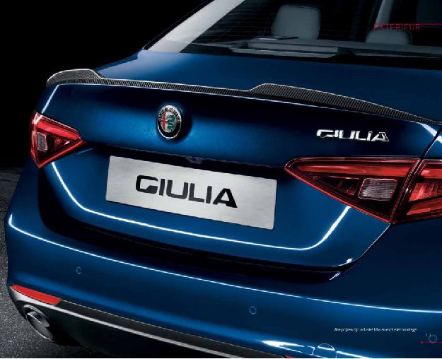 Afbeeldingen van spoiler CARBON GIULIA