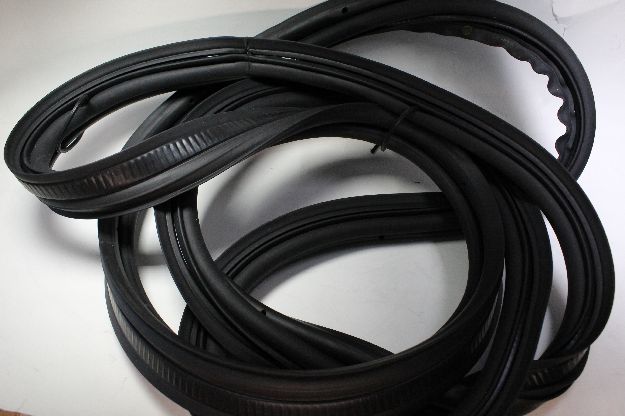Afbeeldingen van KOFFERKLEP RUBBER 500