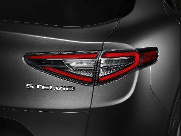 71808514-1 Afbeeldingen van SET ACHTERLICHTEN ZWART