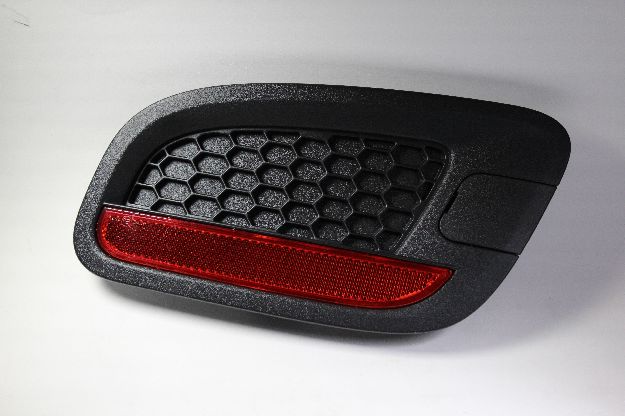 Afbeeldingen van FIAT 500 VANAF 2012->, SIERDEEL MET REFLECTOR ACHTERBUMPER RECHTS ORIGINEEL