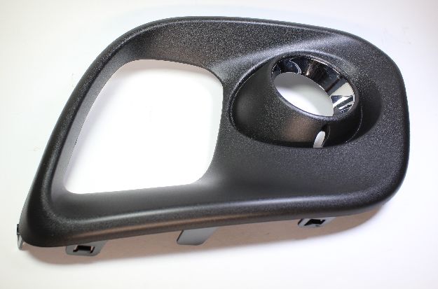 Afbeeldingen van 500/ 595 ABARTH VANAF 2016, SIERSTUK MISTLAMP PASSAGIERSZIJDE ORIGINEEL