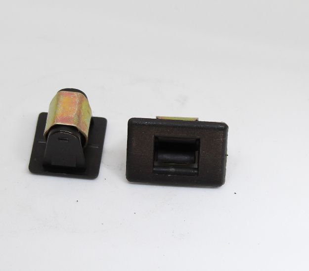 Picture of RETAINING BLOCK