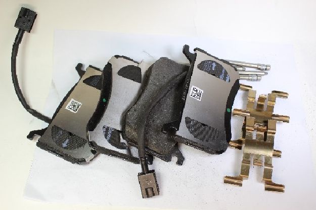 Afbeeldingen van REMBLOKSET VOORZIJDE